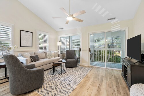 *PP 179-3* 2 bedroom second floor unit in Pawleys Plantation!