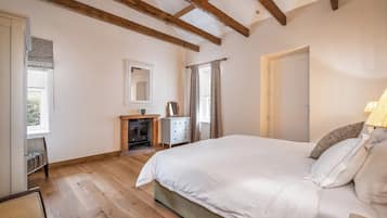 3 habitaciones, decoración personalizada y muebles diferentes