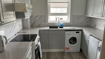 Fridge, oven, stovetop, toaster