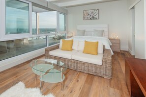 Apartemen Mewah, pemandangan samudra | Seprai katun Mesir, seprai premium, selimut bulu angsa, dan brankas