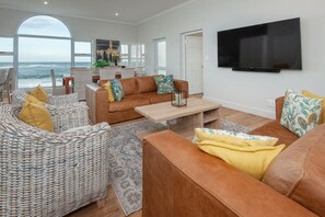 Luxury-Apartment, Meerblick | Wohnbereich