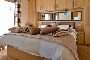 2 makuuhuonetta, silitysrauta/-lauta, ilmainen Wi-Fi, vuodevaatteet