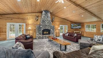 Rumah, beberapa kamar | Area keluarga | Layanan streaming