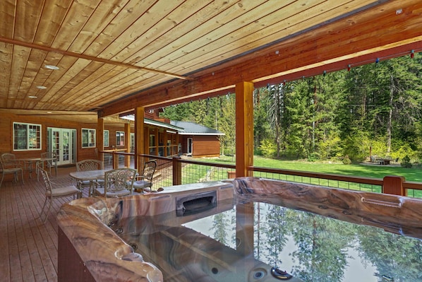 House, Multiple Bedrooms | Property grounds - River Road Lodge 7 Bedroom Lodge by NW Comfy Cabins by RedAwning (Leavenworth)