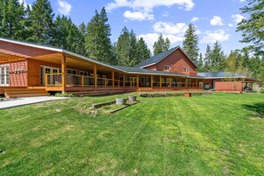 House, Multiple Bedrooms | Exterior - River Road Lodge 7 Bedroom Lodge by NW Comfy Cabins by RedAwning (Leavenworth)