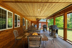 Casa, varias habitaciones | Restaurante al aire libre