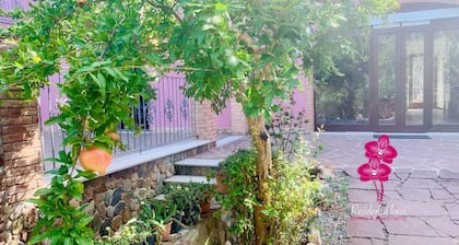 One Bedroom Apartment surrounded by greenery a stone's throw from the historic center.