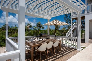 House, 4 Bedrooms | Outdoor dining