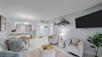 Condo, 2 Bedrooms | Interior