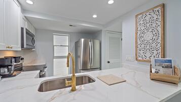 Condo, 2 Bedrooms | Private kitchen | Fridge, oven, coffee/tea maker, toaster