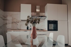 Refrigerador, horno, parrilla de estufa y lavavajillas