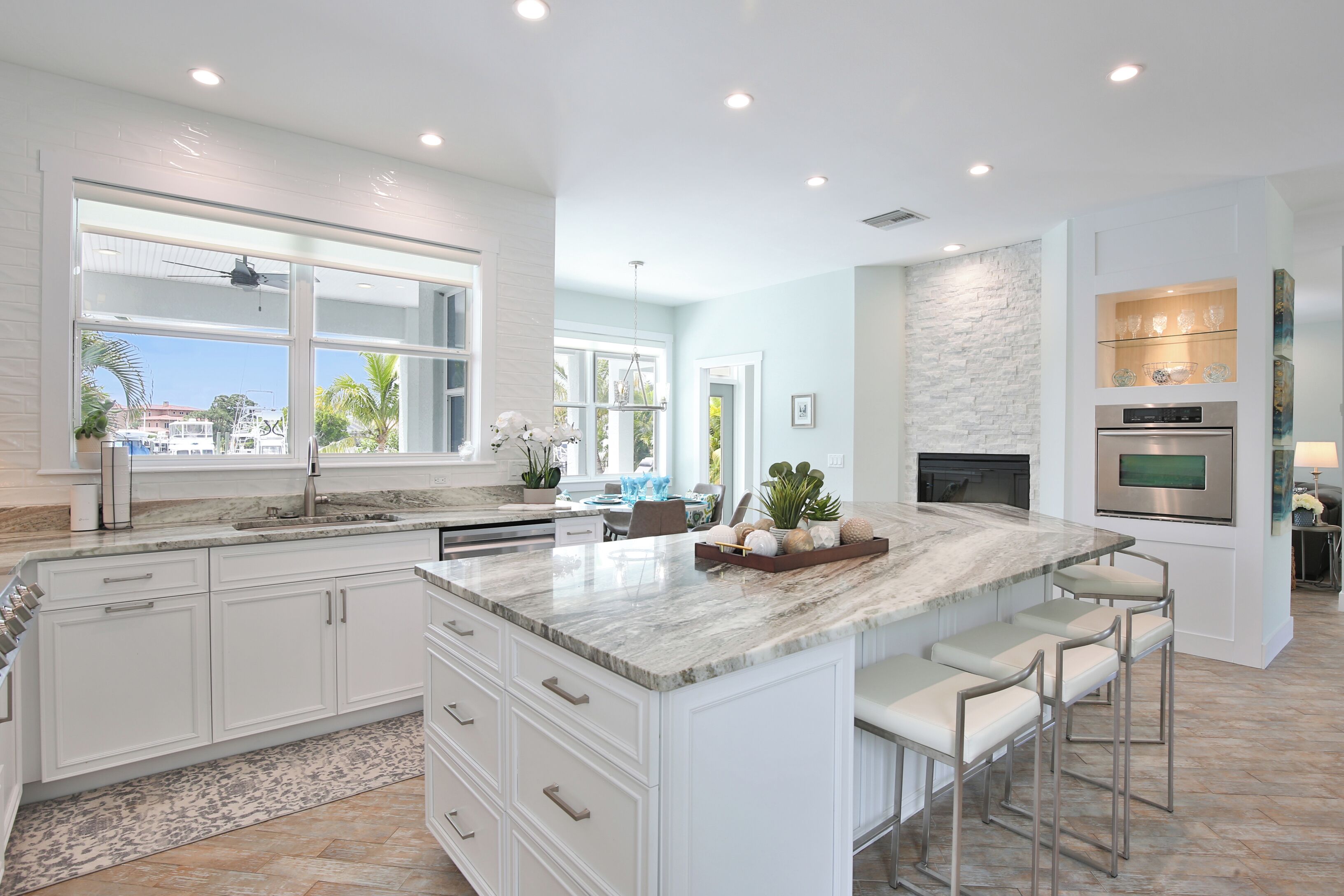 ثلاجة، ميكروويف، فرن، موقد طهي مسطح