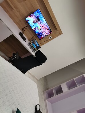 1 bedroom, iron/ironing board, free WiFi, bed sheets