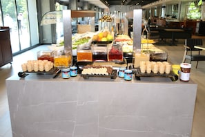 Daily local cuisine breakfast for a fee - INVENTIST Hotel Sports Academy (Çekmeköy)