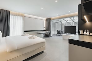 Family Suite, Balcony, Garden View | Premium bedding, in-room safe, soundproofing, iron/ironing board - INVENTIST Hotel Sports Academy (Çekmeköy)