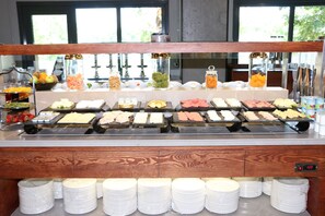 Daily local cuisine breakfast for a fee - INVENTIST Hotel Sports Academy (Çekmeköy)