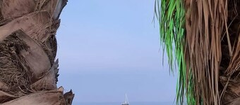 Central apartment, Benalmadena, swimming pool, walking distance to the beach.