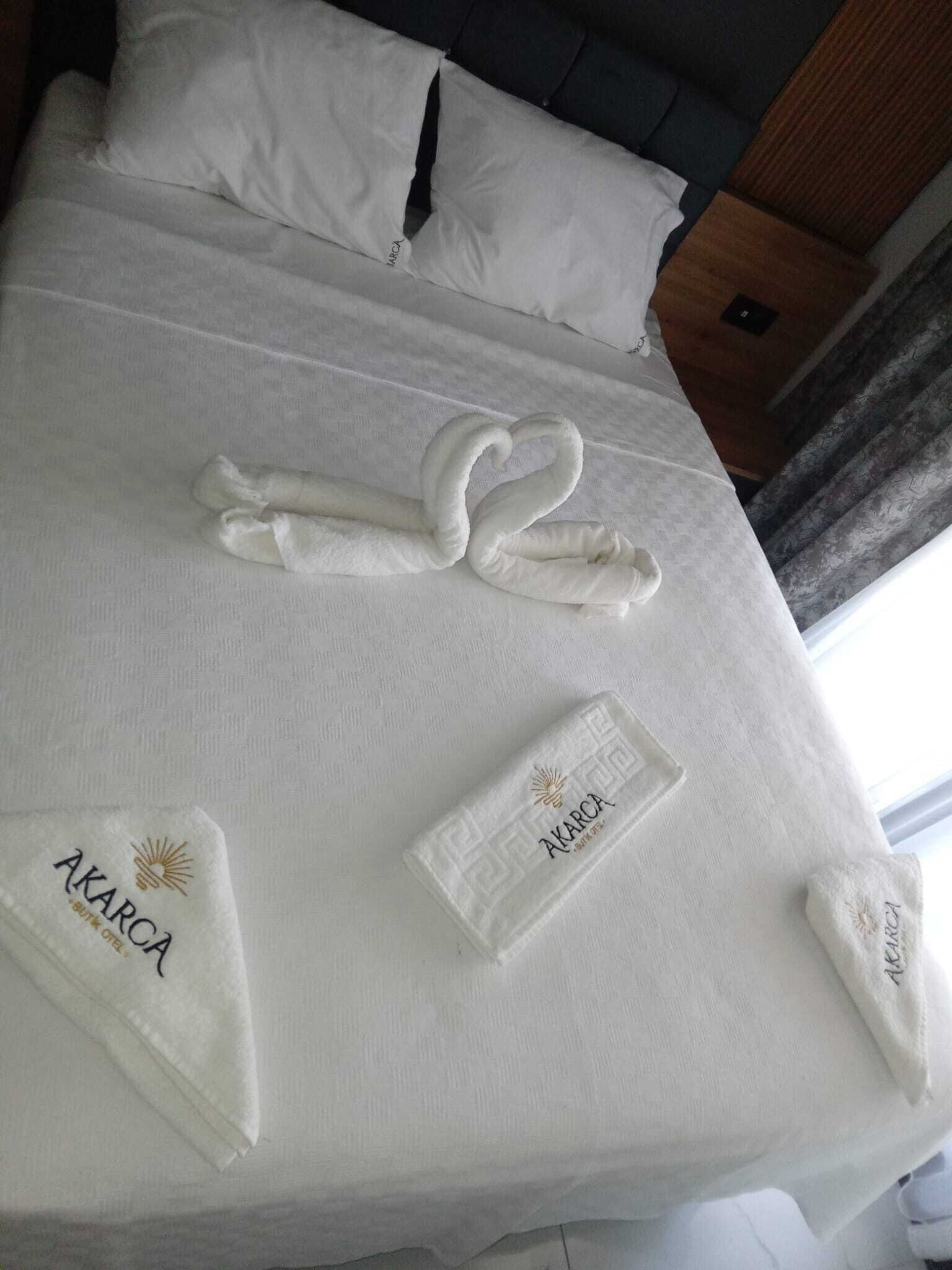 Standard Room | Hypo-allergenic bedding available, minibar, desk, laptop workspace