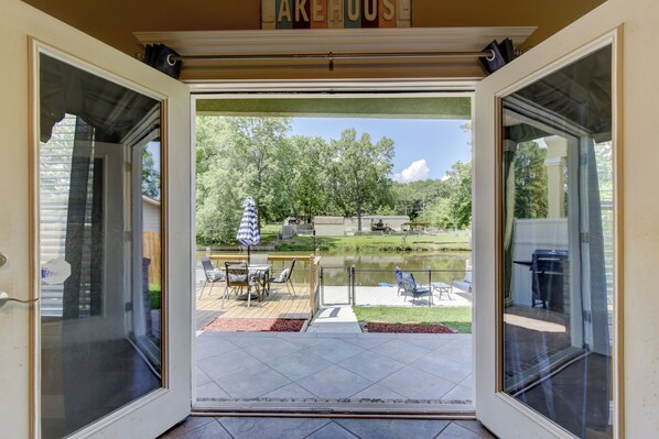 Interior - LAKE LIFE right on Lake Hamilton. 5 miles from Oaklawn Racing and Casino (Lake Hamilton)