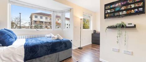 Studio | Iron/ironing board, free WiFi, bed sheets