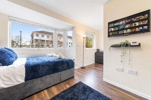 Studio - Spacious Sleeps 3 Ensuite Room In Twickenham TW7 (Isleworth)