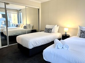 2 chambres, fer et planche à repasser, Wi-Fi gratuit, draps fournis