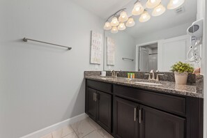 Shower, hair dryer, towels, soap - Kissimmee resort home with pool (Kissimmee)