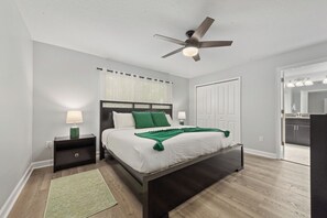 4 bedrooms, iron/ironing board, WiFi, bed sheets - Kissimmee resort home with pool (Kissimmee)