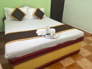 6 bedrooms, WiFi, bed sheets - 10 minutes to the lake! Family Sized with Bed Room (Kodaikanal)