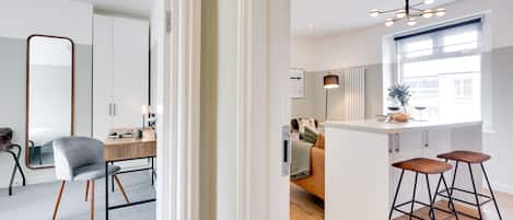 Comfort Apartment | 1 bedroom, individually decorated, individually furnished, desk