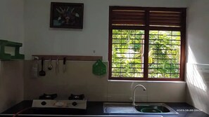 Private kitchen - House Mango Terrace Long Term<br> (Weligama)