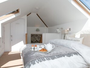 3 chambres, fer et planche à repasser, Wi-Fi gratuit, draps fournis