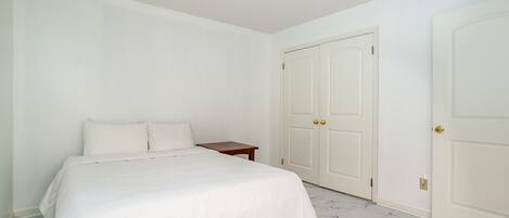 3 slaapkamers, een bureau, gratis wifi, beddengoed