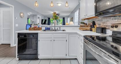 1st floor 2bd 2bath condo, just a quick 6-min drive to Broadway at Myrtle Beach