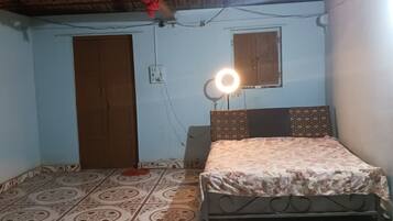 2 bedrooms, iron/ironing board, WiFi
