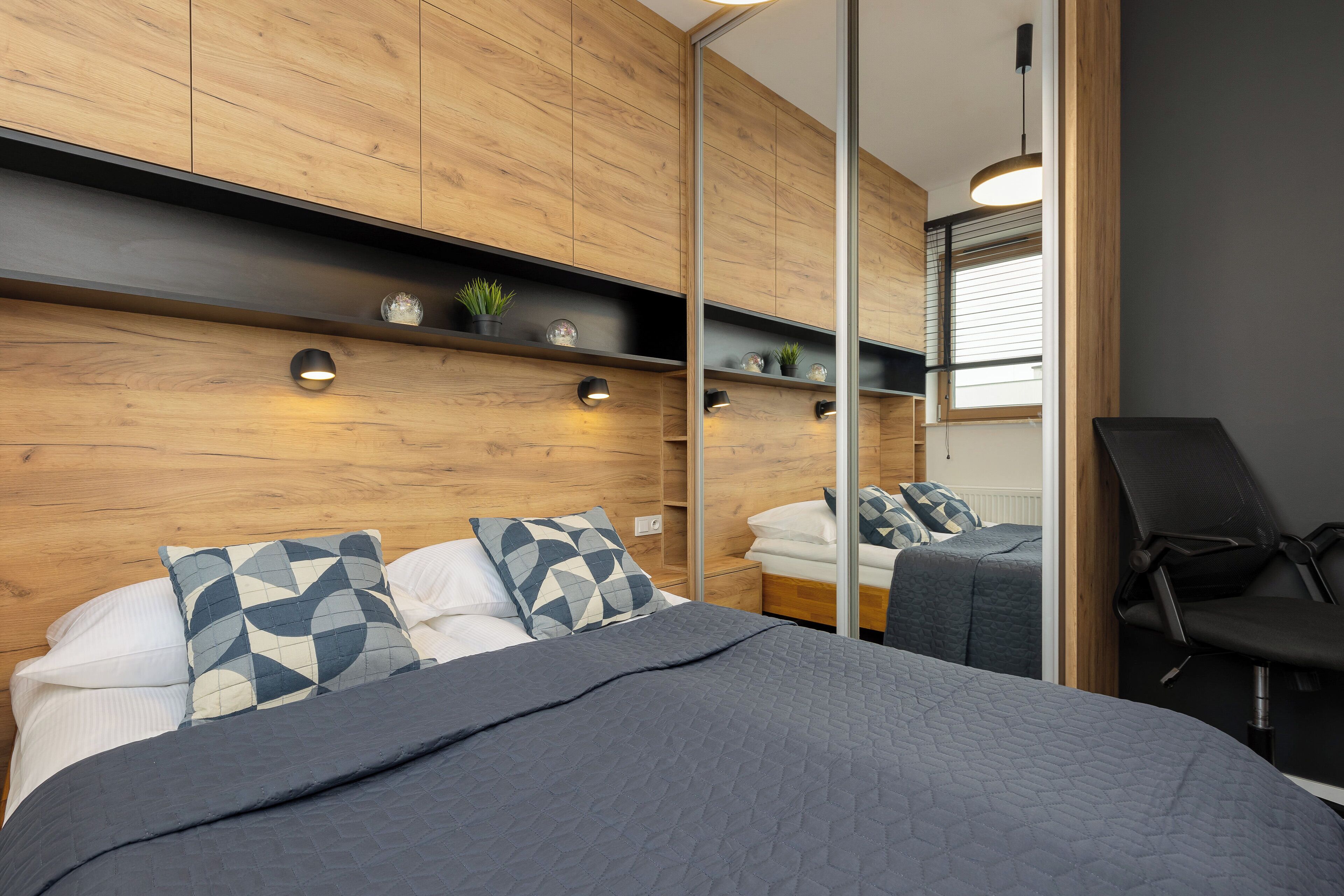 Apartment, 1 Bedroom, Balcony | 1 bedroom, bed sheets