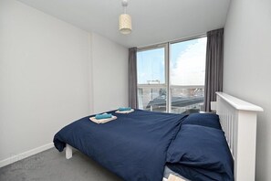 2 chambres, fer et planche à repasser, Wi-Fi, draps fournis