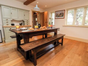 Dining - Garreg Wen (Holywell)