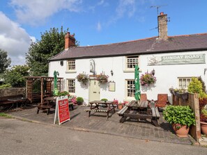 Exterior - Garreg Wen (Holywell)