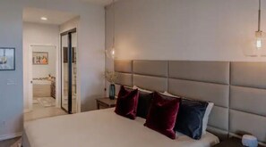 3 Schlafzimmer, Schreibtisch, Bügeleisen/Bügelbrett, WLAN