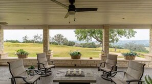 Terrace/patio - Panoramic Lake Travis and Hill Country Views (Lago Vista)