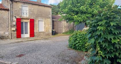 Gite Chez lea Maison Situer Dans un Petit Village Viticole au Calme