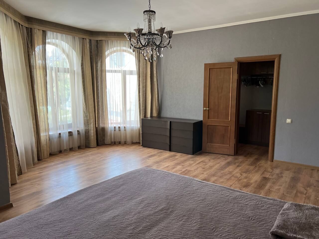 4 camere, ferro/asse da stiro, Wi-Fi