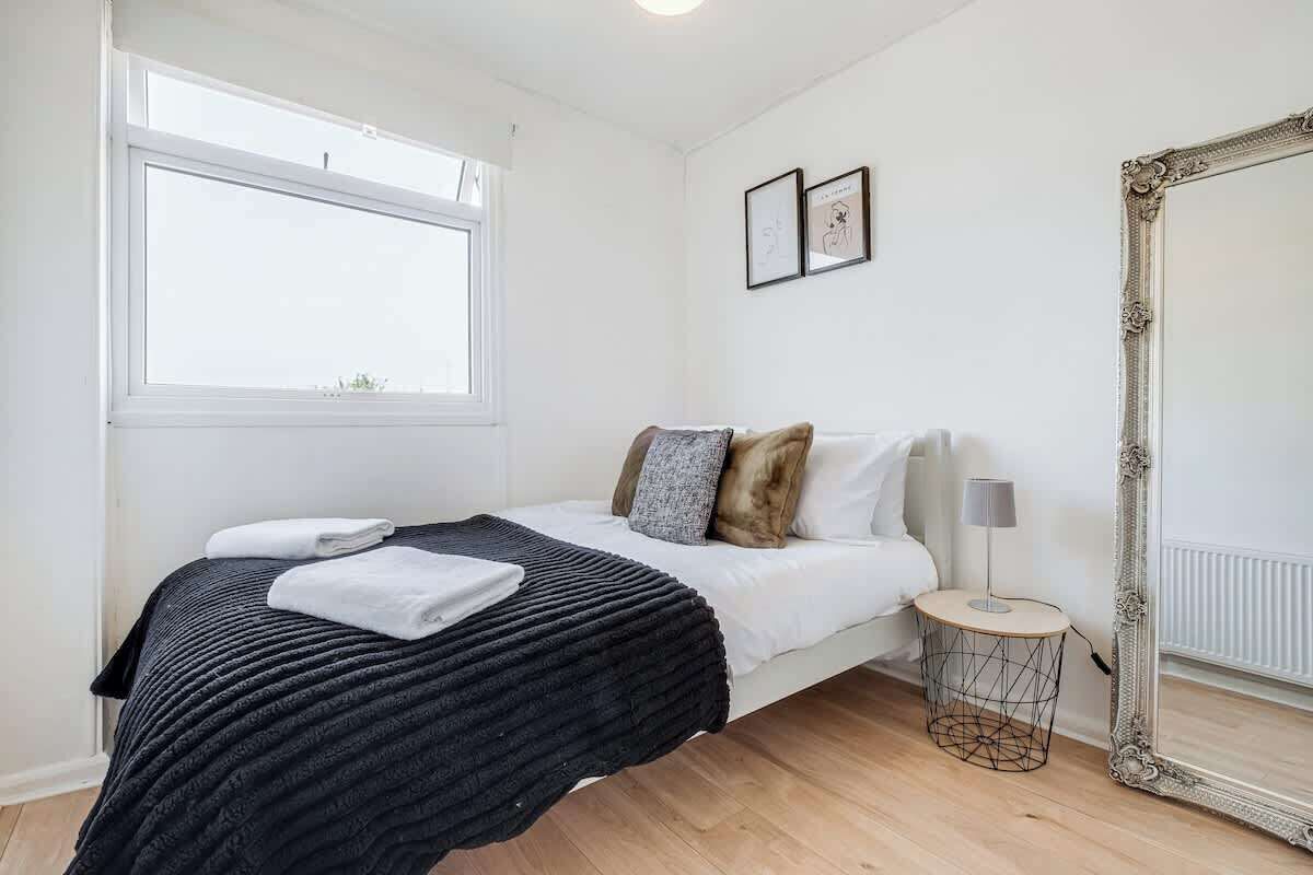 2 chambres, fer et planche à repasser, accès au Wi-Fi (inclus)