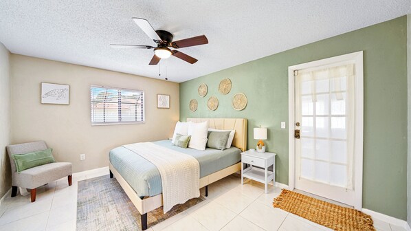 3 habitaciones, tabla de planchar con plancha, wifi y ropa de cama 