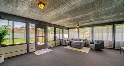 The EBB TIDE-private pool + just mins to beach!