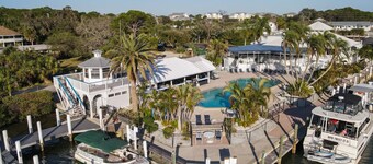 Manatee Harbor: Marina, Heated Pool/Spa, Ferry to Island, Private/Public Beaches