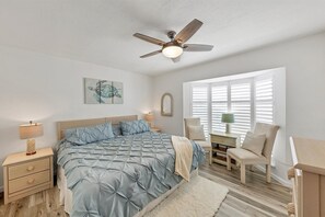 1 bedroom, iron/ironing board, free WiFi, bed sheets - Manatee Harbor: Marina, Heated Pool-Spa, Island Ferry with PRIVATE Beach access! (Placida)