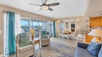 Smart TV, DVD player