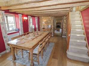 Cottage | Dining - Robins Nest (Cheltenham)